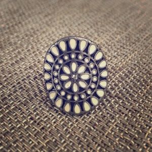 Beautiful Cream Mandala Style Statement Ring Sz 7